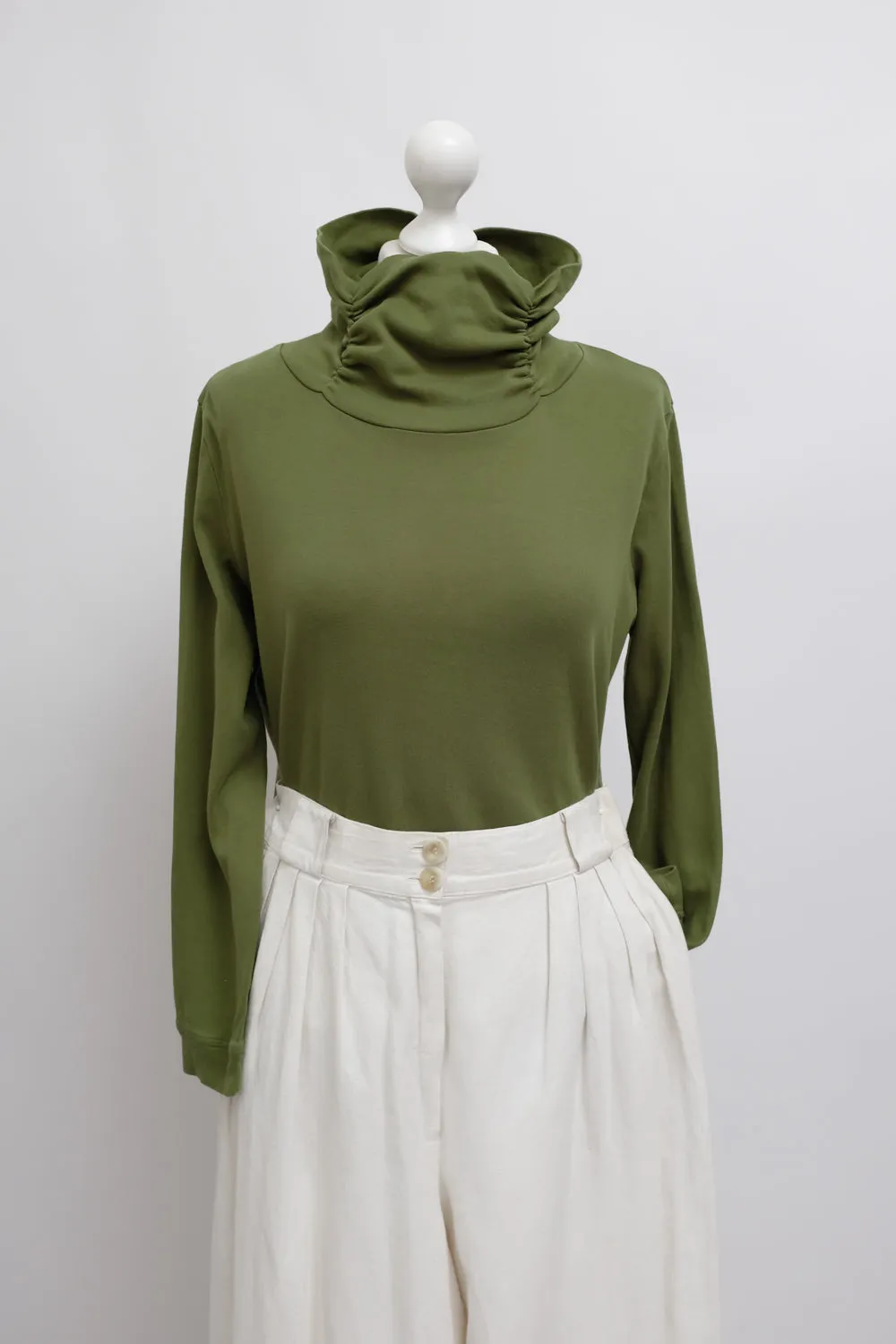 GREEN RUFFLED TURTLE COTTON SWEATER