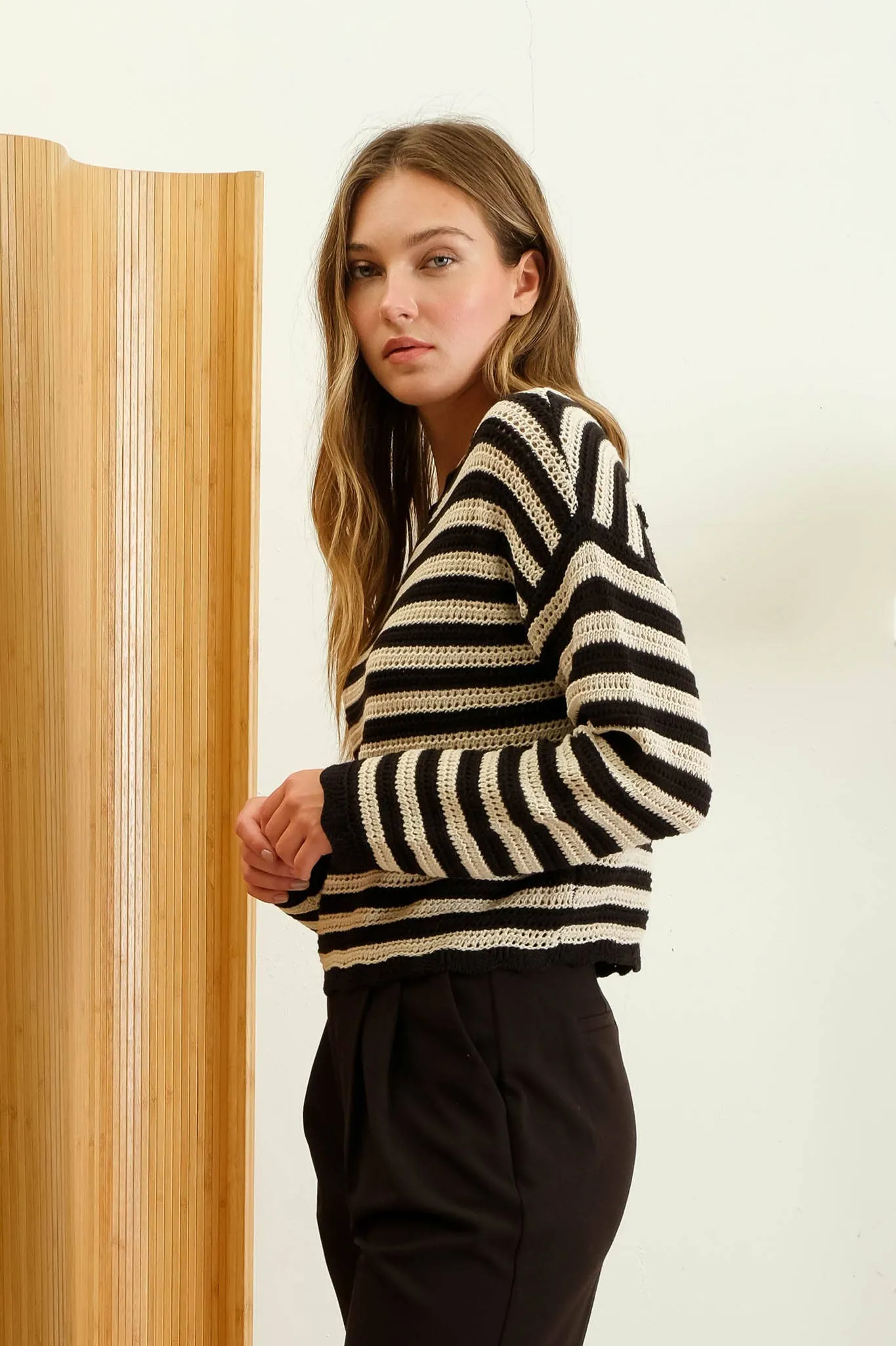 STRIPE SCALLOP TRIM KNIT PULLOVER SWEATER