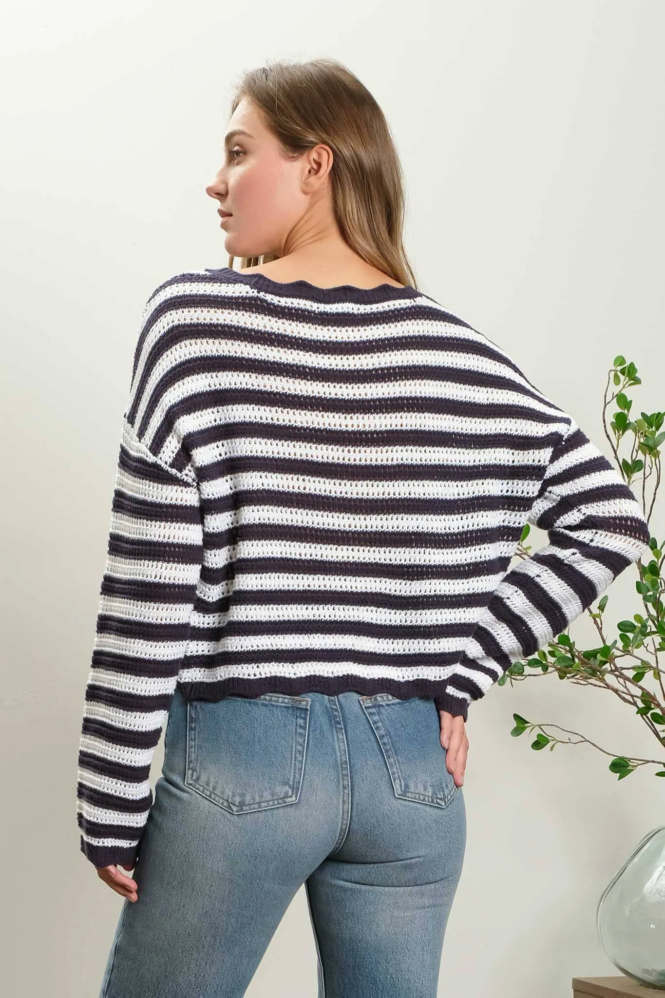 STRIPE SCALLOP TRIM KNIT PULLOVER SWEATER