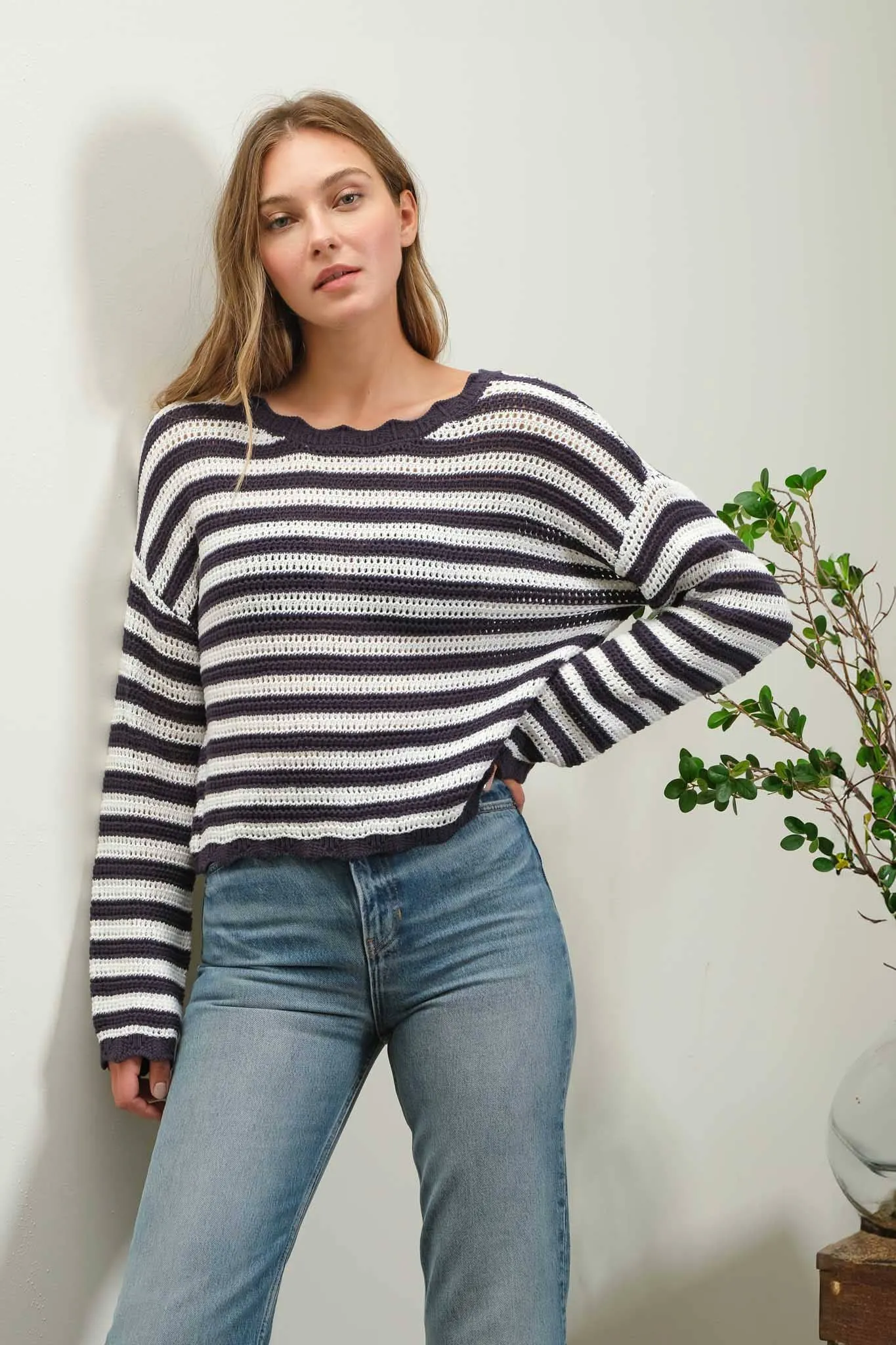 STRIPE SCALLOP TRIM KNIT PULLOVER SWEATER