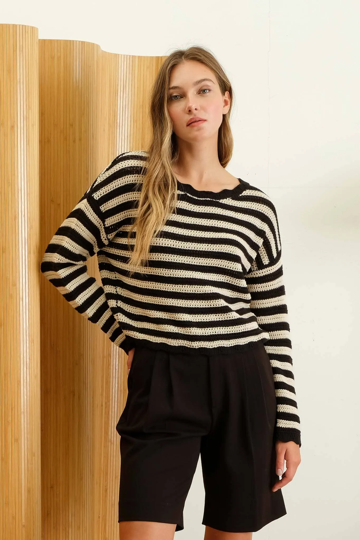 STRIPE SCALLOP TRIM KNIT PULLOVER SWEATER