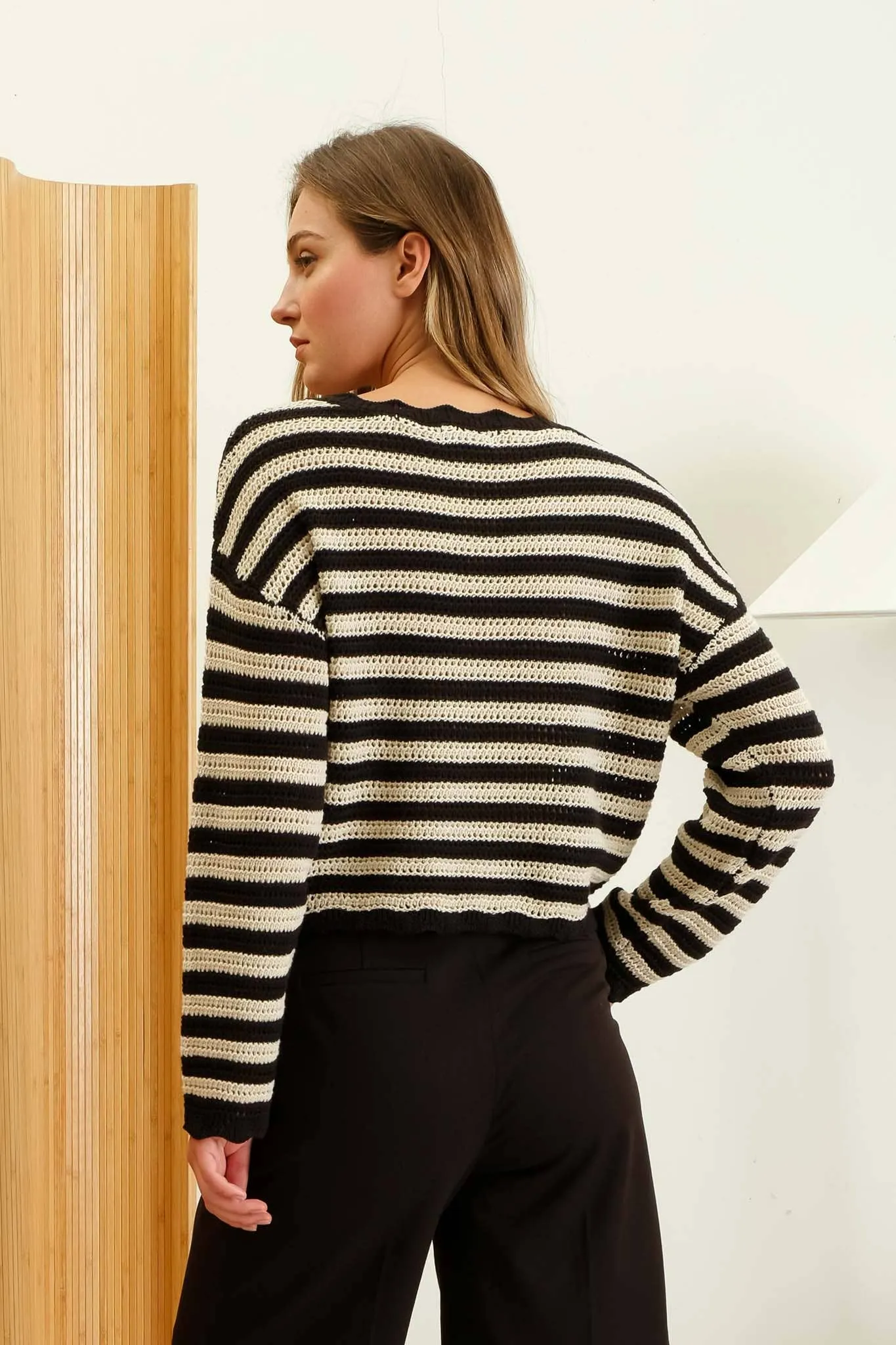 STRIPE SCALLOP TRIM KNIT PULLOVER SWEATER